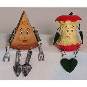 Lot of 2 WMG Anthropomorphic Shelf Sitter 2006 Figurine Apple Core & Pie